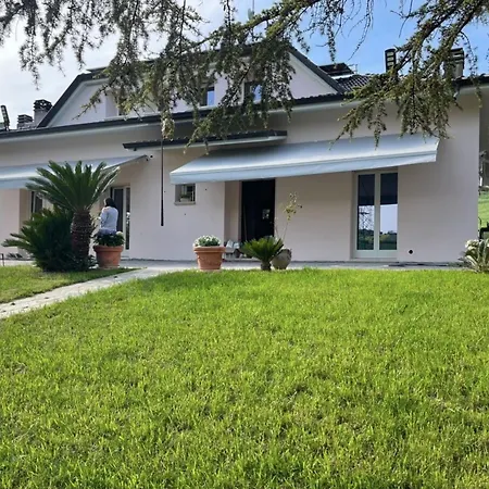 Ninfea Lux Tavullia, Jacuzzi, Garden, Wifi, Ac
